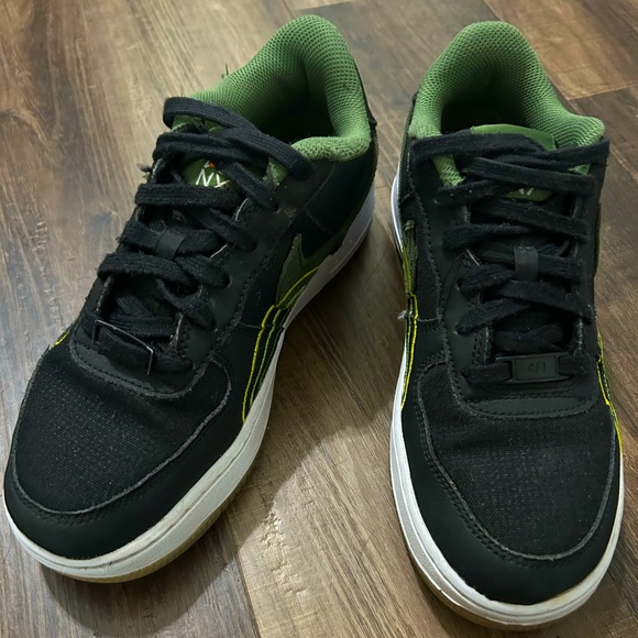 Nike Air Force 1 Low, '07 LV8, NY vs NY, Youth Size 6, DV2204-001, Green, Black - Picture 1 of 8